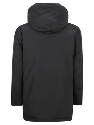GIACCA UOMO CON CAPPUCCIO ARTIC - WOOLRICH <BR/> CFWOOU0483MBUT0001 BLK Black WOOLRICH