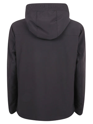GIACCA UOMO CON CAPPUCCIO SOFT SHELL PACIFIC - WOOLRICH <BR/> CFWOOU1047MBUT3496 100 Black WOOLRICH