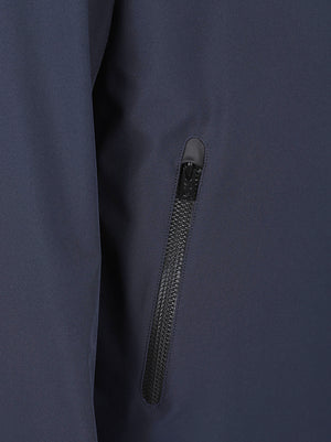 GIACCA UOMO CON CAPPUCCIO SOFT SHELL PACIFIC - WOOLRICH<BR/> CFWOOU1047MBUT3496 3989 MELTON BLUE WOOLRICH