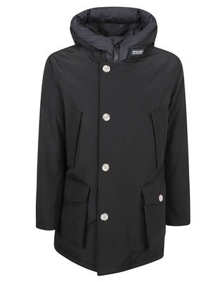 GIACCA UOMO CON CAPPUCCIO ARTIC - WOOLRICH <BR/> CFWOOU0483MBUT0001 BLK Black WOOLRICH 